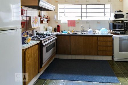 Casa à venda com 243m², 3 quartos e 2 vagas Casa à venda com 243m², 3 quartos e 2 vagasCozinha