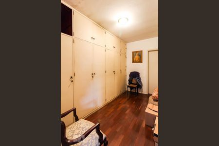 Casa à venda com 243m², 3 quartos e 2 vagas Casa à venda com 243m², 3 quartos e 2 vagasCloset