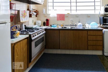 Casa à venda com 243m², 3 quartos e 2 vagas Casa à venda com 243m², 3 quartos e 2 vagasCozinha