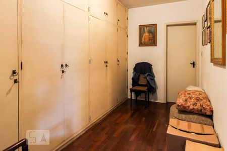 Casa à venda com 243m², 3 quartos e 2 vagas Casa à venda com 243m², 3 quartos e 2 vagasCloset