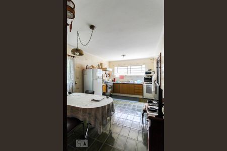 Casa à venda com 243m², 3 quartos e 2 vagas Casa à venda com 243m², 3 quartos e 2 vagasCozinha