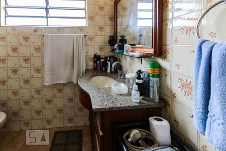 Casa à venda com 243m², 3 quartos e 2 vagas Casa à venda com 243m², 3 quartos e 2 vagasBanheiro