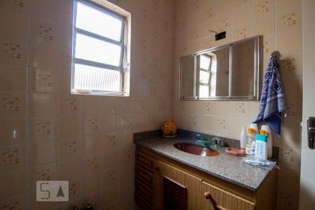 Casa para alugar com 230m², 4 quartos e 4 vagasBanheiro Social