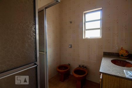 Casa para alugar com 230m², 4 quartos e 4 vagasBanheiro Social