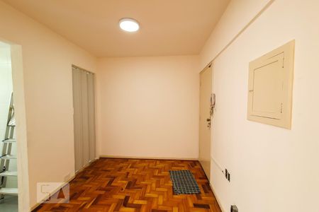 Sala de Estar de kitnet/studio para alugar com 1 quarto, 31m² em Liberdade, São Paulo