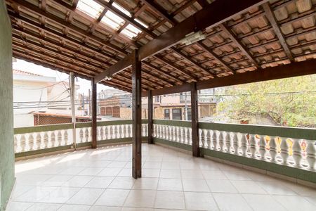 Casa à venda com 195m², 3 quartos e 3 vagasVaranda quarto 3 suíte