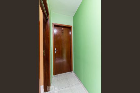 Corredor de casa para alugar com 3 quartos, 195m² em Vila Rosália, Guarulhos