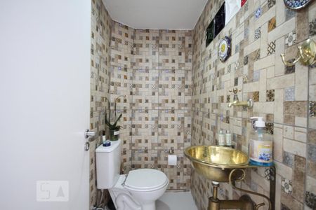 Casa à venda com 121m², 3 quartos e 2 vagasBanheiro de Serviço