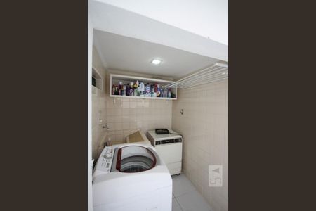 Casa à venda com 121m², 3 quartos e 2 vagasÁrea de Serviço