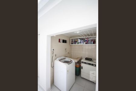 Casa à venda com 121m², 3 quartos e 2 vagasÁrea de Serviço