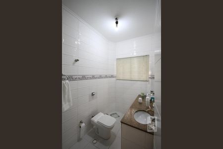 Casa à venda com 121m², 3 quartos e 2 vagasBanheiro