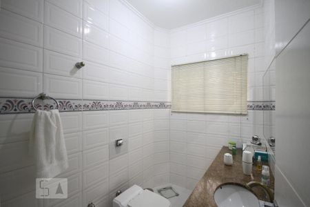 Casa à venda com 121m², 3 quartos e 2 vagasBanheiro