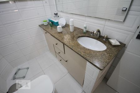 Casa à venda com 121m², 3 quartos e 2 vagasBanheiro
