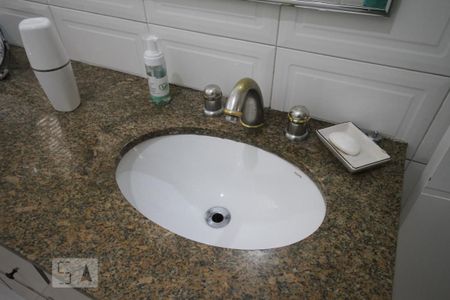 Casa à venda com 121m², 3 quartos e 2 vagasBanheiro