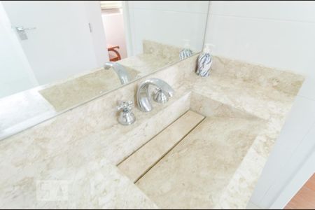 Apartamento para alugar com 96m², 3 quartos e 1 vaga Apartamento para alugar com 96m², 3 quartos e 1 vagaBanheiro da Suíte
