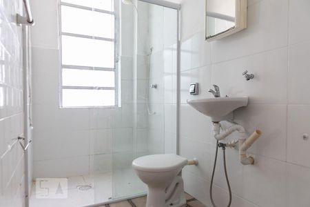 Banheiro de apartamento para alugar com 1 quarto, 30m² em José Menino, Santos