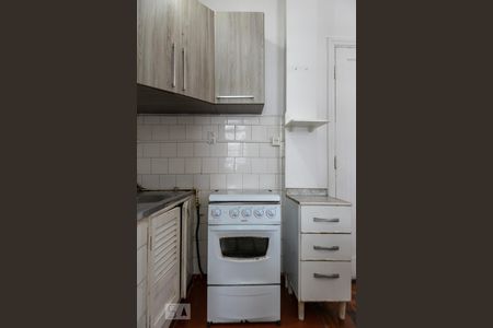 Cozinha de apartamento para alugar com 1 quarto, 30m² em José Menino, Santos