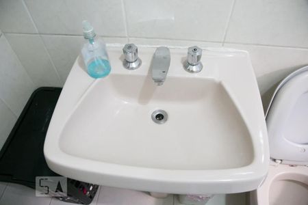 Casa à venda com 125m², 3 quartos e 2 vagas Casa à venda com 125m², 3 quartos e 2 vagasDetalhe banheiro 1