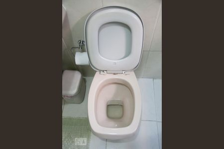 Casa à venda com 125m², 3 quartos e 2 vagas Casa à venda com 125m², 3 quartos e 2 vagasDetalhe banheiro 1