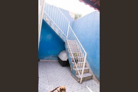 Casa à venda com 125m², 3 quartos e 2 vagas Casa à venda com 125m², 3 quartos e 2 vagasEscada