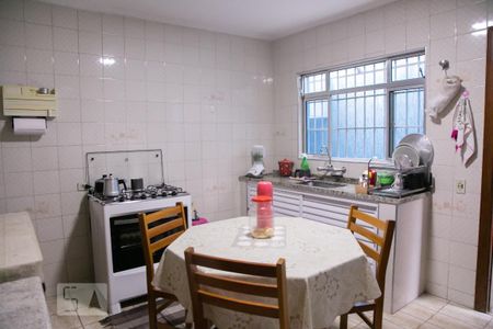 Casa à venda com 125m², 3 quartos e 2 vagas Casa à venda com 125m², 3 quartos e 2 vagasCozinha