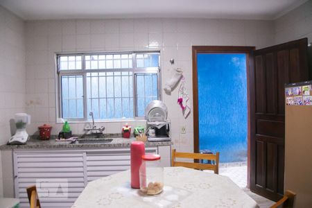 Casa à venda com 125m², 3 quartos e 2 vagas Casa à venda com 125m², 3 quartos e 2 vagasCozinha