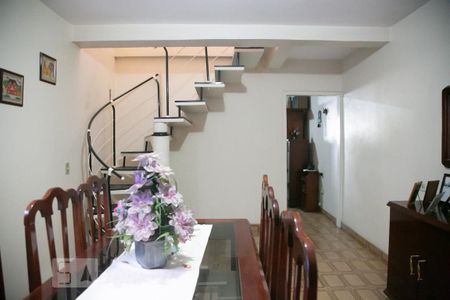 Casa à venda com 125m², 3 quartos e 2 vagas Casa à venda com 125m², 3 quartos e 2 vagasSala de Jantar