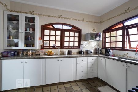 Casa à venda com 576m², 4 quartos e 10 vagasCozinha - Casa 2