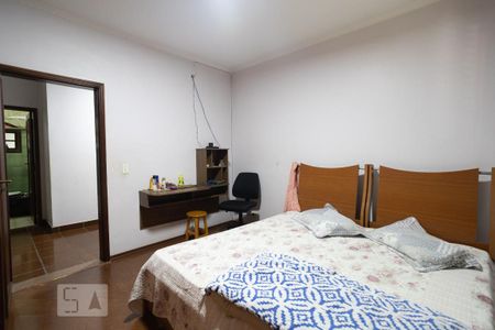 Casa à venda com 576m², 4 quartos e 10 vagasQuarto - Casa 2