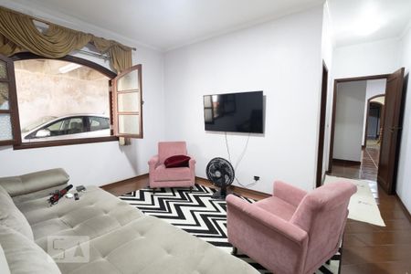 Casa à venda com 576m², 4 quartos e 10 vagasSuíte - Casa 2