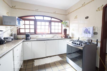 Casa à venda com 576m², 4 quartos e 10 vagasCozinha - Casa 2