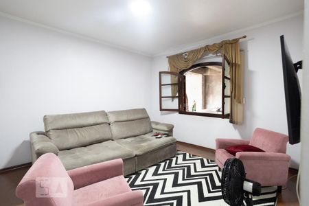 Casa à venda com 576m², 4 quartos e 10 vagasSuíte - Casa 2