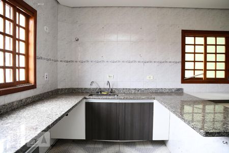 Casa para alugar com 300m², 4 quartos e 4 vagasCozinha