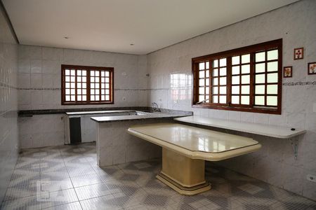 Casa para alugar com 300m², 4 quartos e 4 vagasCozinha