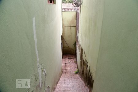 Casa para alugar com 300m², 4 quartos e 4 vagasEscada