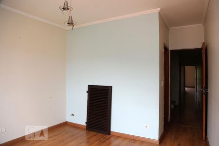 Casa para alugar com 300m², 4 quartos e 4 vagassuíte 2