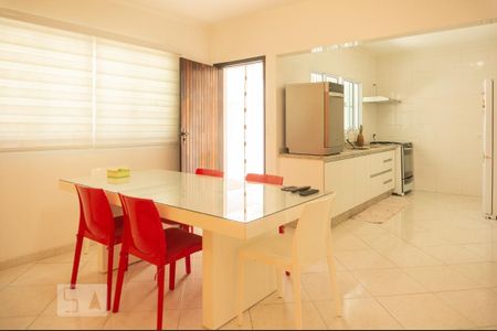 Casa à venda com 128m², 3 quartos e 3 vagasCopa