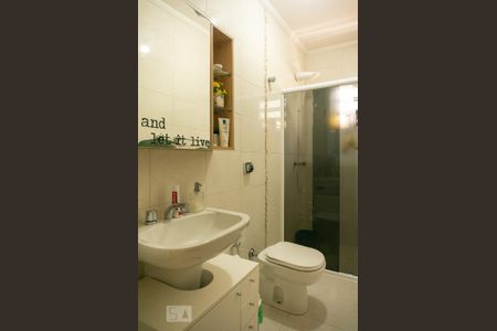 Casa à venda com 128m², 3 quartos e 3 vagasBanheiro 2