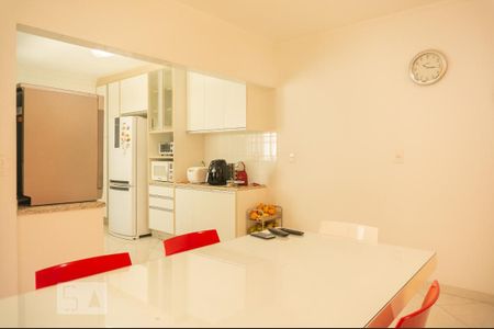 Casa à venda com 128m², 3 quartos e 3 vagasCopa