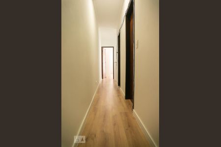 Casa à venda com 128m², 3 quartos e 3 vagasCorredor