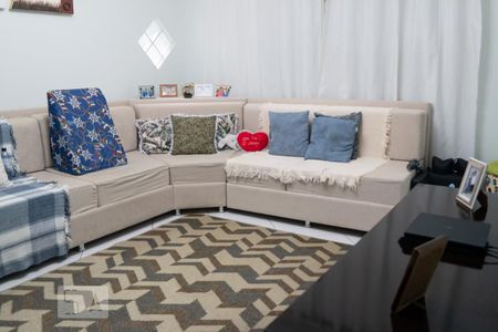 Casa à venda com 230m², 3 quartos e 2 vagasSala