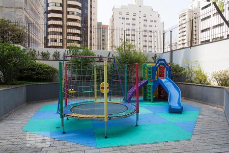 Apartamento à venda com 168m², 4 quartos e 3 vagasÁrea Comum - Playground