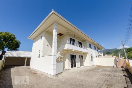 Apartamento para alugar com 84m², 2 quartos e 1 vagaFachada