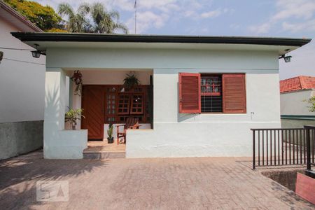 Casa à venda com 300m², 4 quartos e 2 vagas Casa à venda com 300m², 4 quartos e 2 vagasfachada