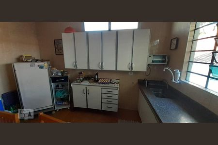 Casa à venda com 300m², 4 quartos e 2 vagascozinha