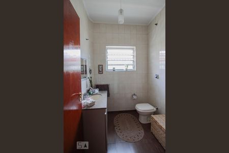 Casa à venda com 300m², 4 quartos e 2 vagas Casa à venda com 300m², 4 quartos e 2 vagasbanheiro