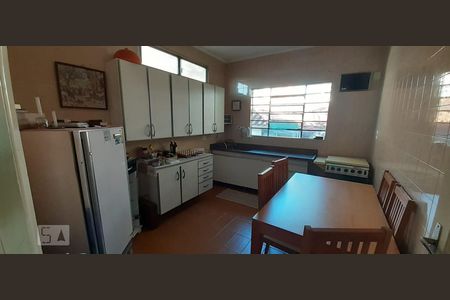 Casa à venda com 300m², 4 quartos e 2 vagascozinha