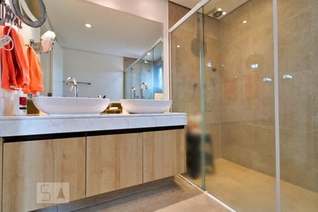 Apartamento à venda com 195m², 4 quartos e 4 vagasBanheiro da Suíte 1