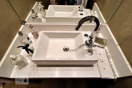 Apartamento à venda com 195m², 4 quartos e 4 vagasLavabo