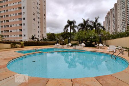 Apartamento à venda com 195m², 4 quartos e 4 vagasÁrea comum - Piscina